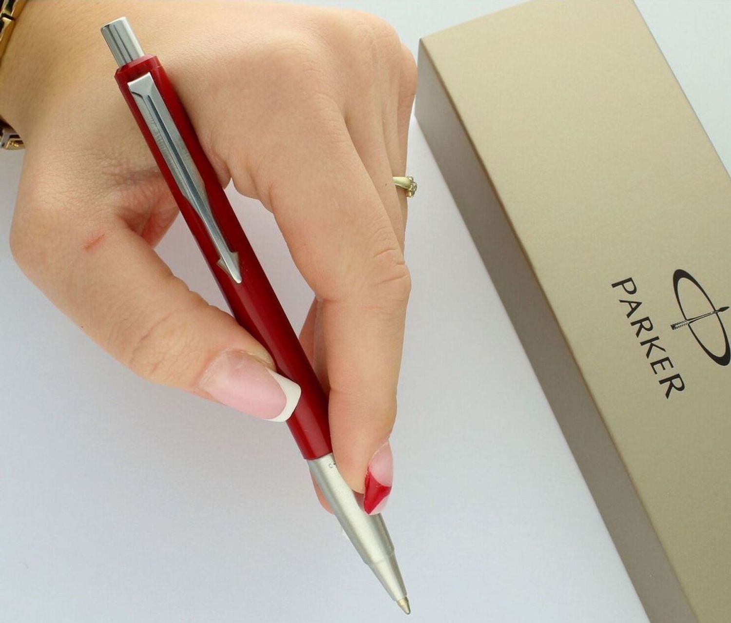 Długopis Vector czerwony Parker S0275160.jpg